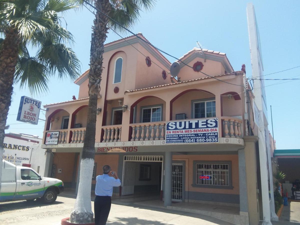 Leon Rojo 3* Tijuana
